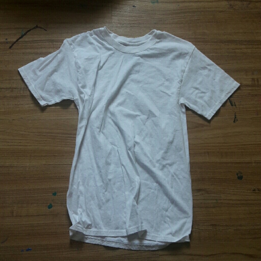 5 white ts